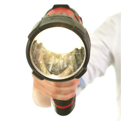 lampe torche puissante milwaukee