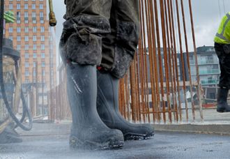 Bottes de sécurité : comment choisir le modèle adapté à votre métier ?