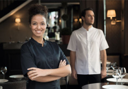 Quel tissu choisir pour une veste de cuisine confortable ?